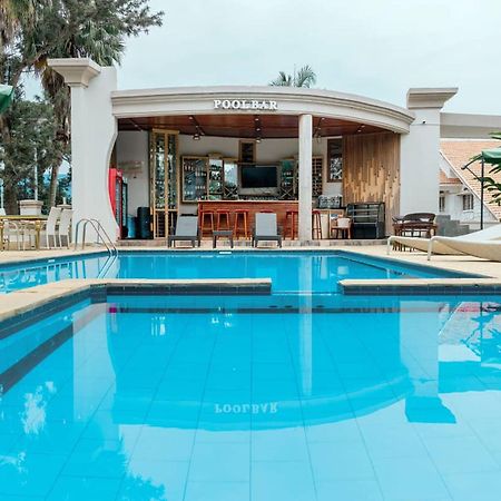 Grik Hotel - Entebbe Buitenkant foto