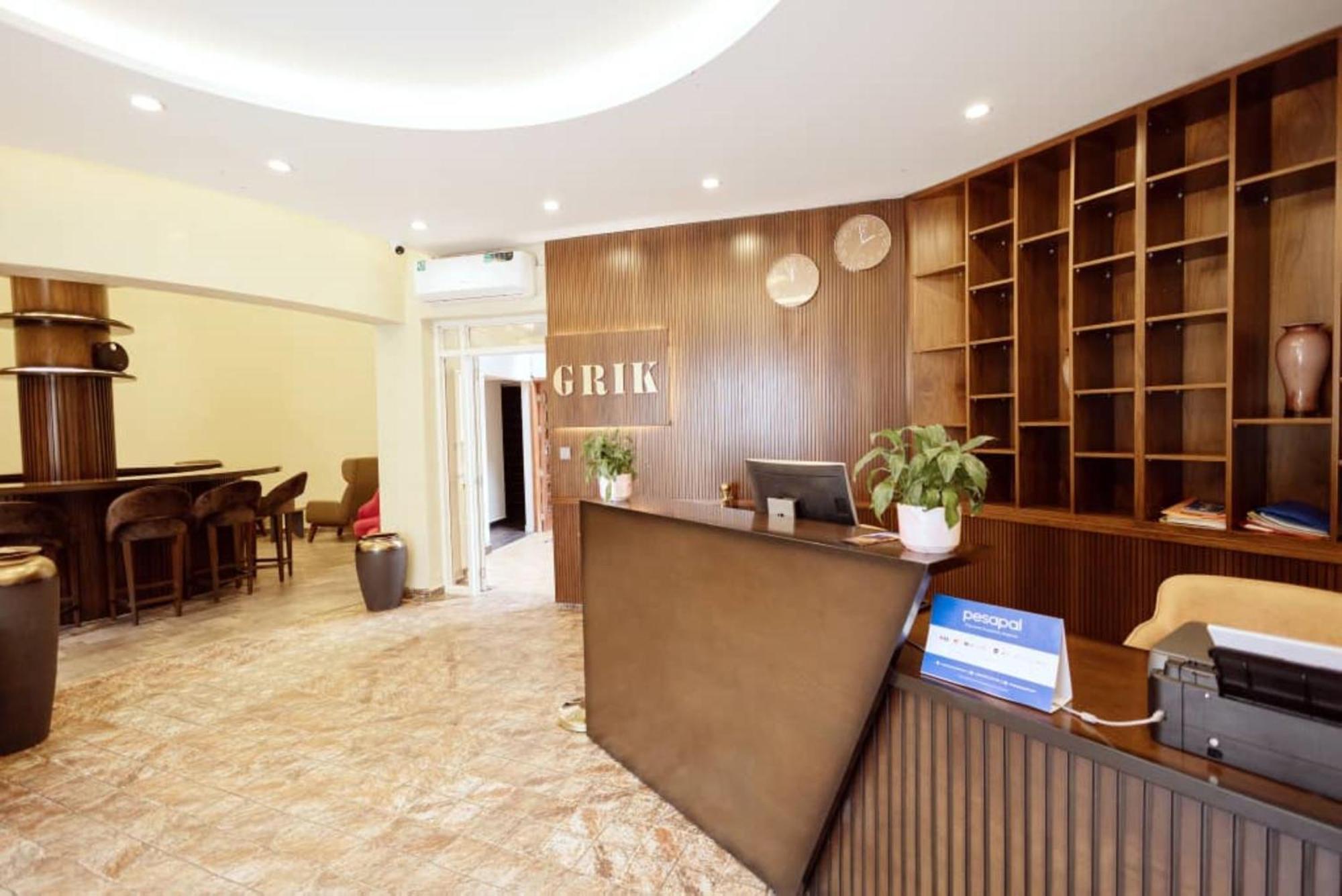 Grik Hotel - Entebbe Buitenkant foto
