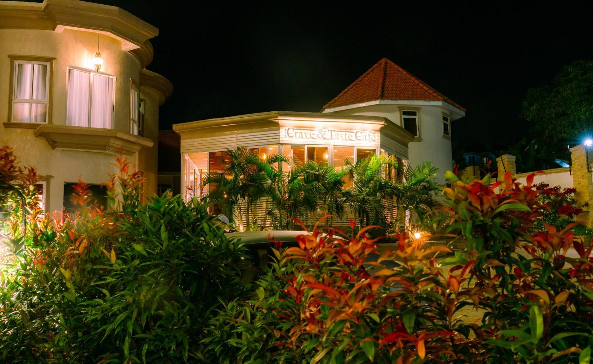 Grik Hotel - Entebbe Buitenkant foto
